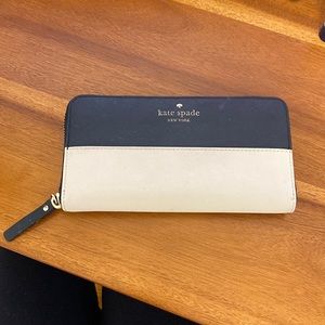 Kate spade cream and black wallet